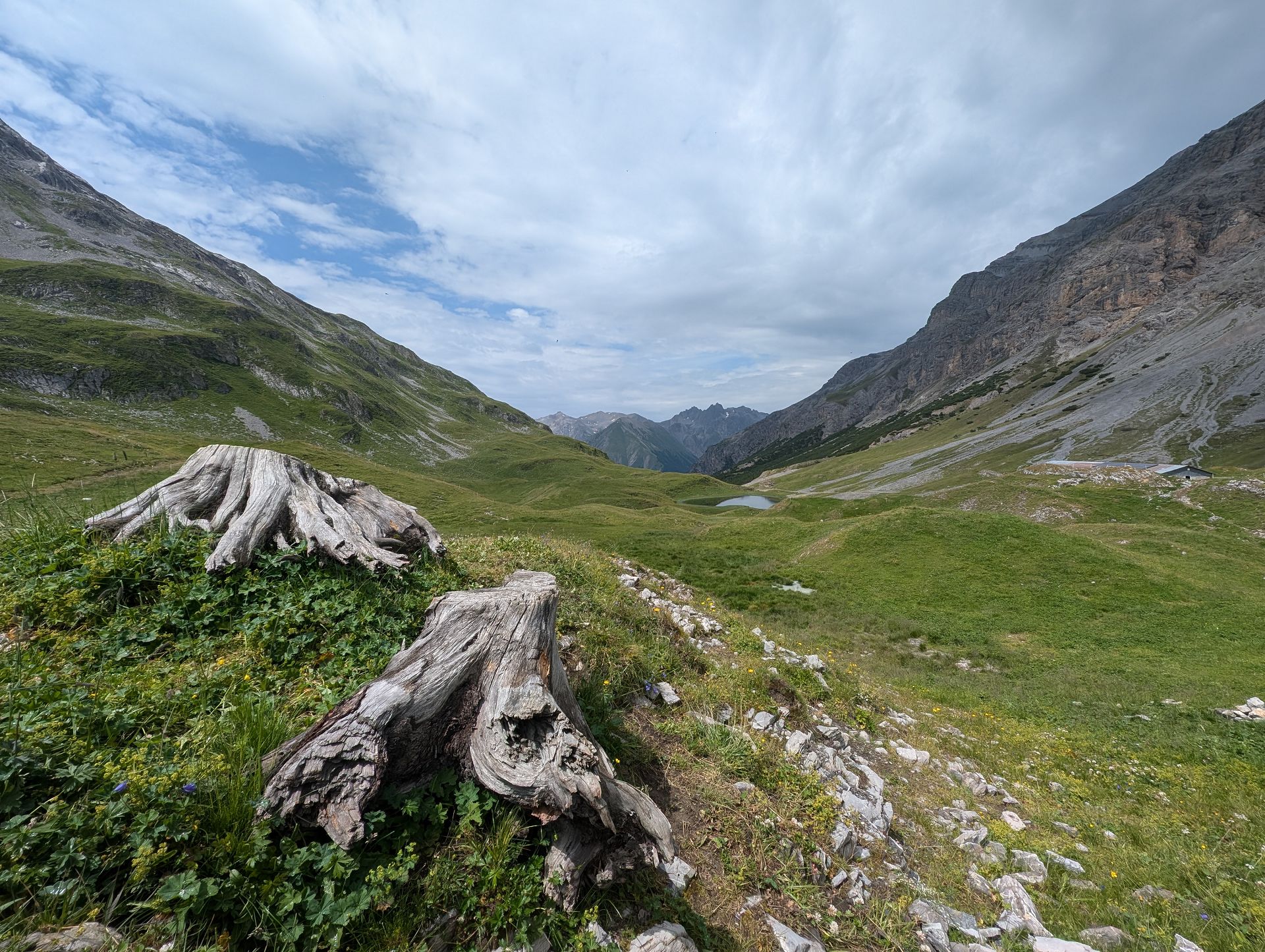 Passo di Valle Alpisella Blick Richtung Livigno