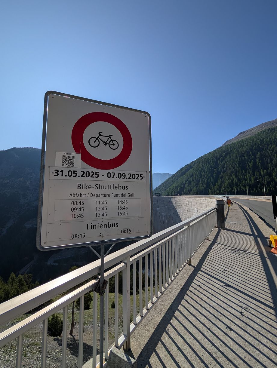 Bike Suttle durch den Tunnel